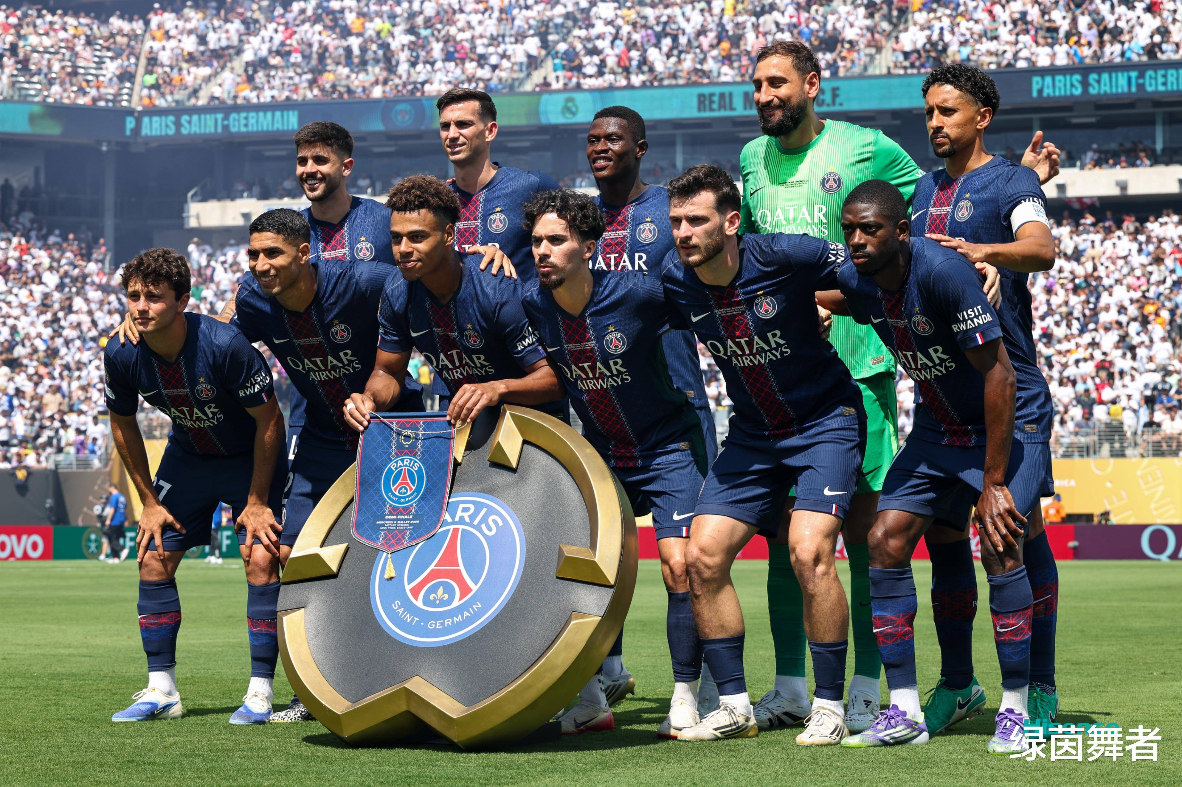 包含今晨皇家马德里备战法国杯，外线爆发细节曝光，引发热议，阵容厚度经受考验的词条