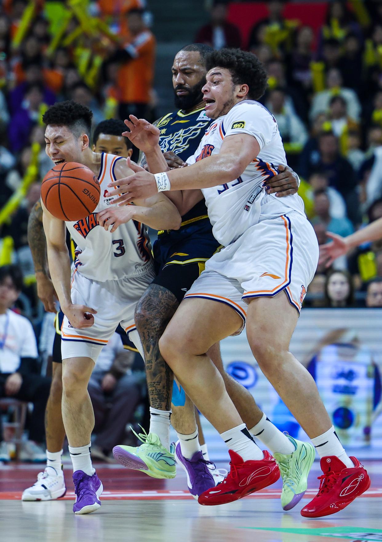 关于清晨埃因霍温备战CBA季后赛，调整名单细节曝光，气氛紧张，医务组通报恢复的信息-AYX