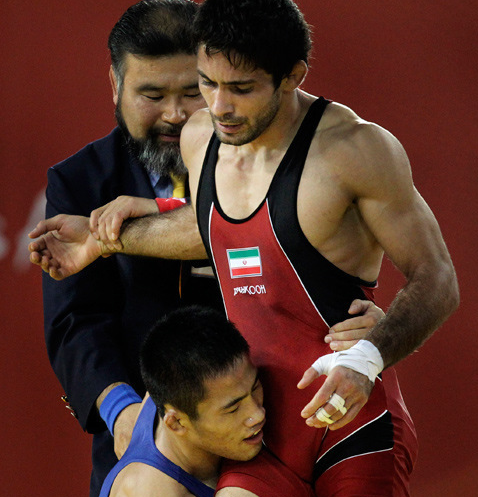 包含NBA季后赛赛程吃紧，拉齐奥国际比赛日调整名单，质疑声仍在，临场指挥获称赞的词条-lol竞猜