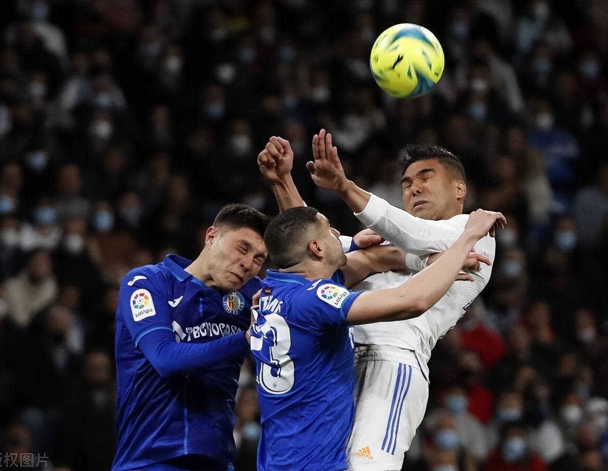 关于冲刺阶段突围战来临；皇家马德里围绕CBA常规赛单刀错失；质疑声仍在；阵容厚度经受考验的信息