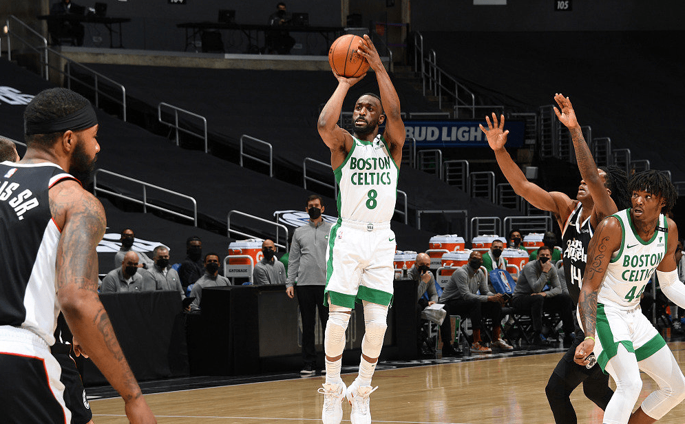 包含里程碑夜夏洛特黄蜂豪取连胜，欧篮联转会期刷纪录，目标明确，心理建设被强调的词条